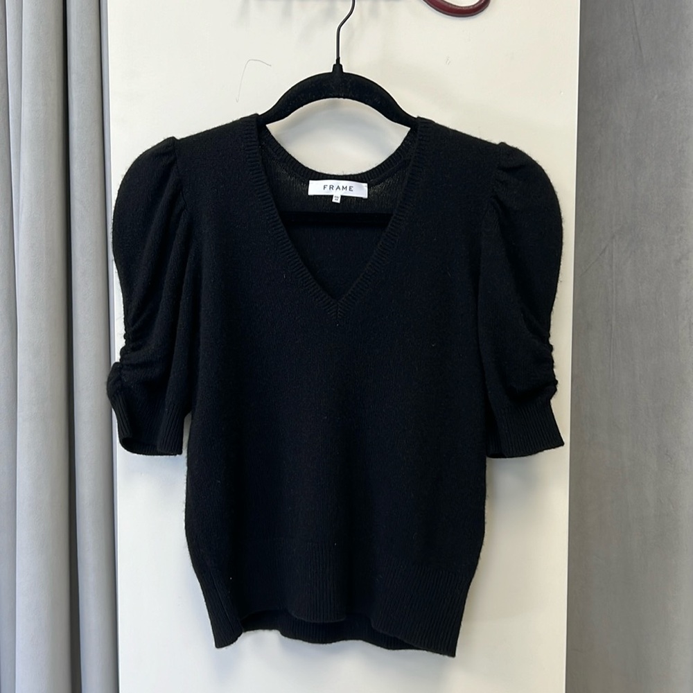 FRAME Ruched Sleeve Cashmere Sweater in Noir